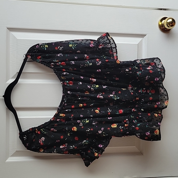 Banana Republic floral top with smocked waste - Picture 1 of 3